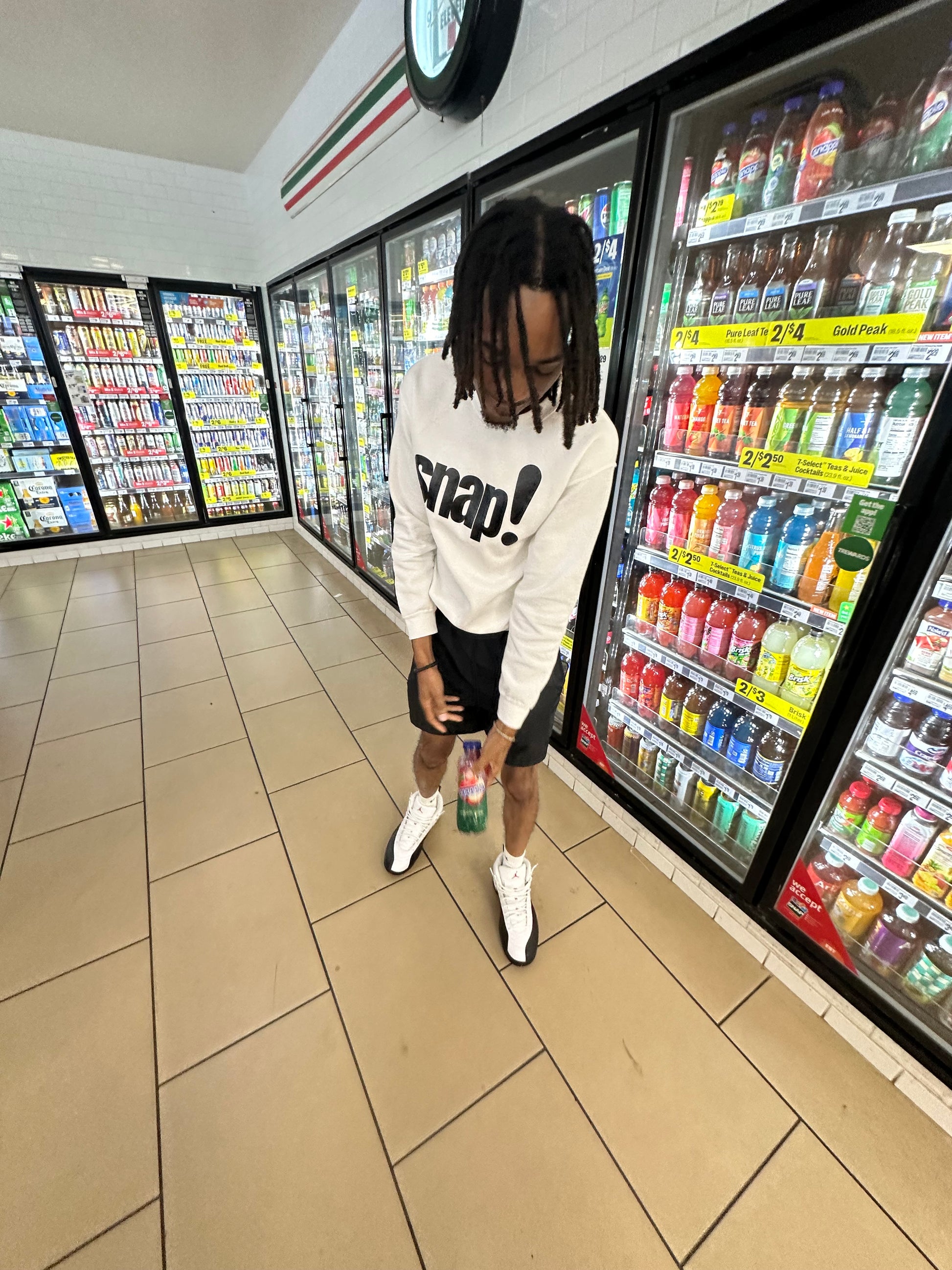 Vintage Snappin Vending Machine Pic 1